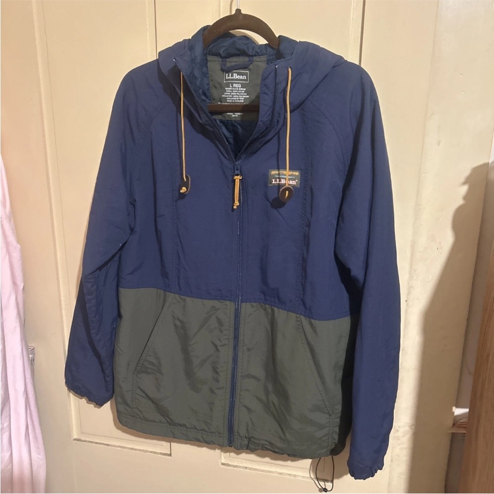 L.L. Bean Womens Navy and Olive Windbreaker